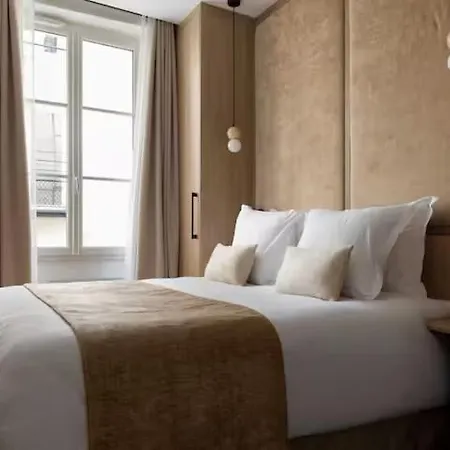 Superb Air Conditioned Le Marais Daire